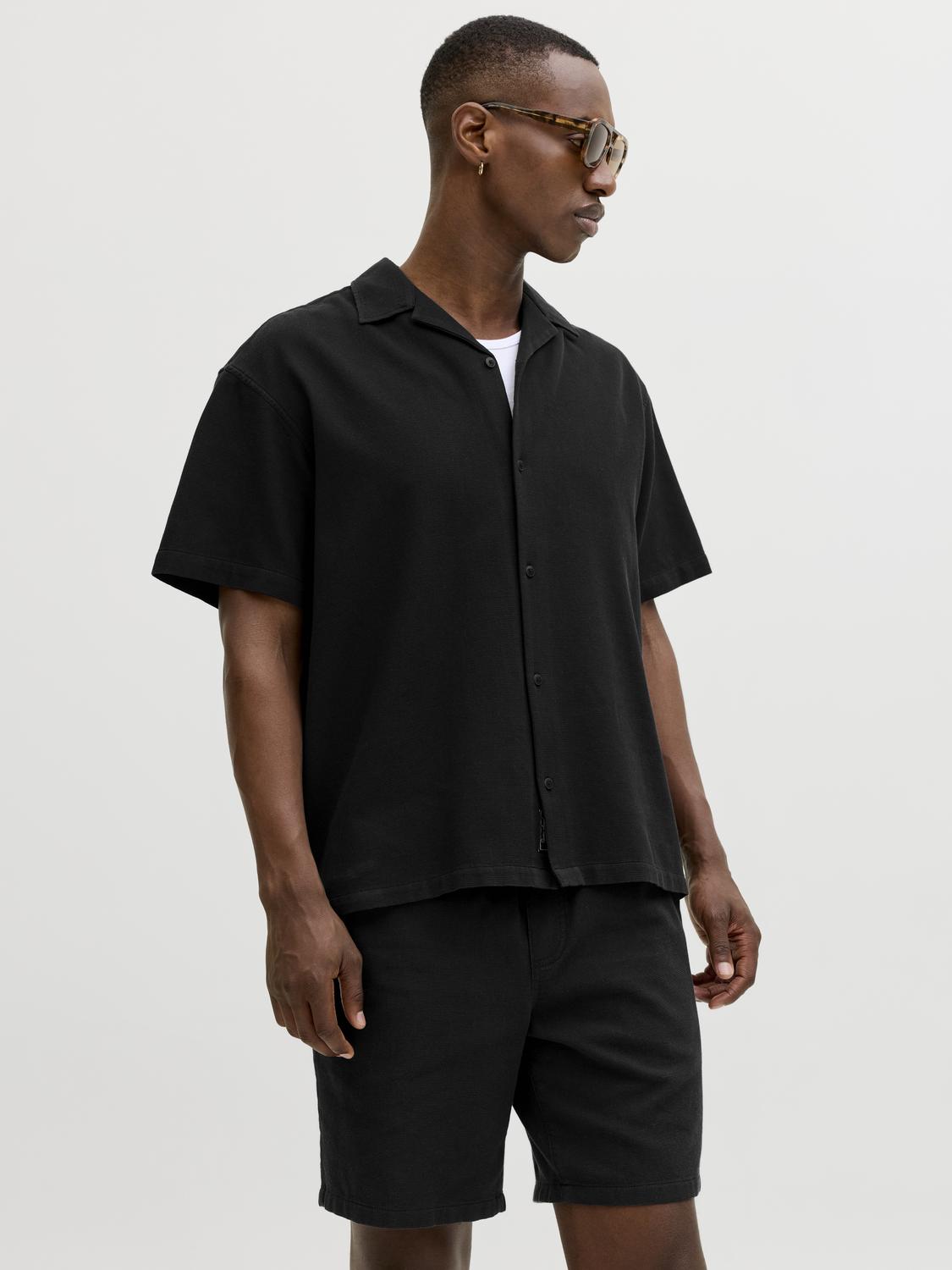 model_shot-front